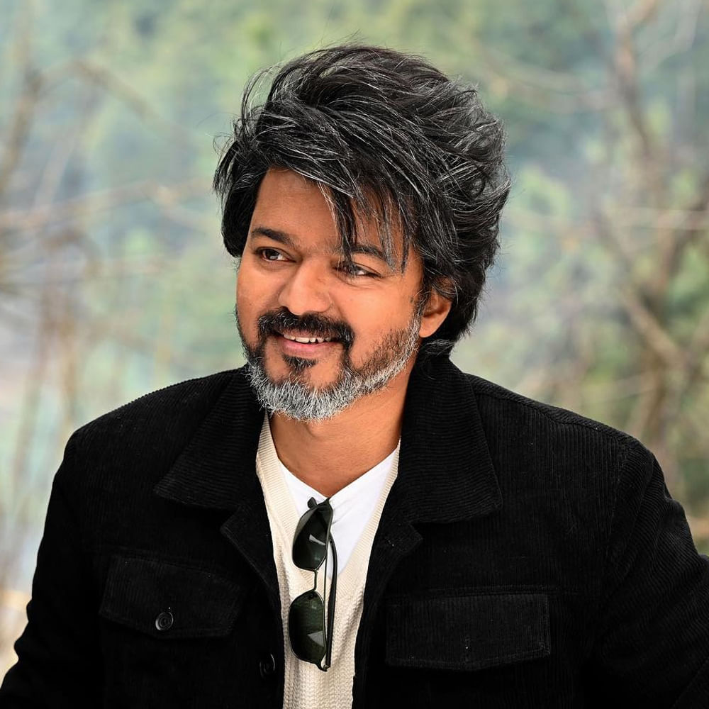 కేవలం రెమ్యునరేషన్ విషయంలోనే కాదు.. బిజినెస్ పరంగానూ విజయ్ చివరి సినిమా రికార్డులు తిరగరాస్తుంది. కేవలం ఓవర్సీస్‌లోనే 75 కోట్ల డీల్ కుదిరింది ఈ చిత్రానికి. 