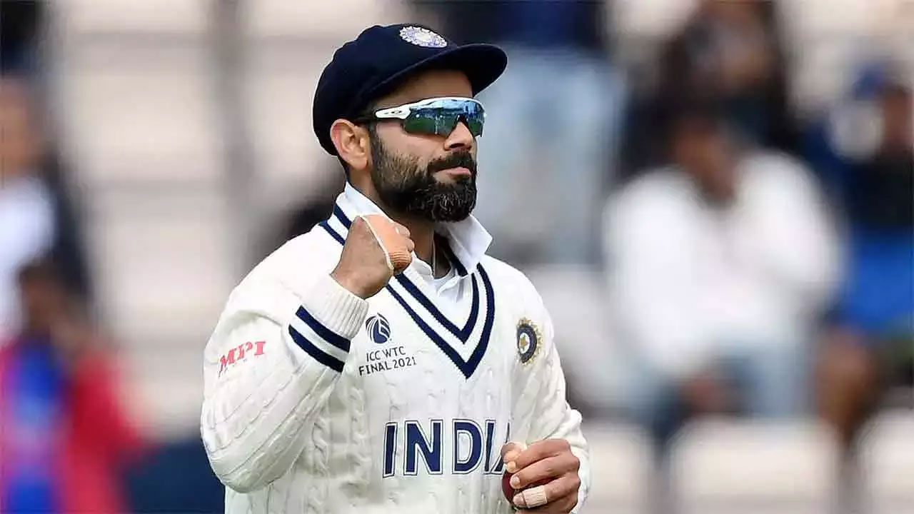 జనవరి 30న రంజీ ట్రోఫీ రెండో దశలో ఢిల్లీ, రైల్వేస్ మధ్య మ్యాచ్ జరగనుంది. విరాట్ తన సొంత జట్టు ఢిల్లీ తరపున రంజీ ఆడబోతున్నాడు. అతను తన చివరి రంజీ మ్యాచ్ని 2012లో ఆడాడు. ఇప్పుడు కోహ్లీ 13 ఏళ్ల తర్వాత రంజీ ఆడబోతున్నాడు. దేశవాళీ క్రికెట్లోకి విరాట్ పునరాగమనం కోసం డీడీసీఏ ప్రత్యేక సన్నాహాలు చేస్తోంది.