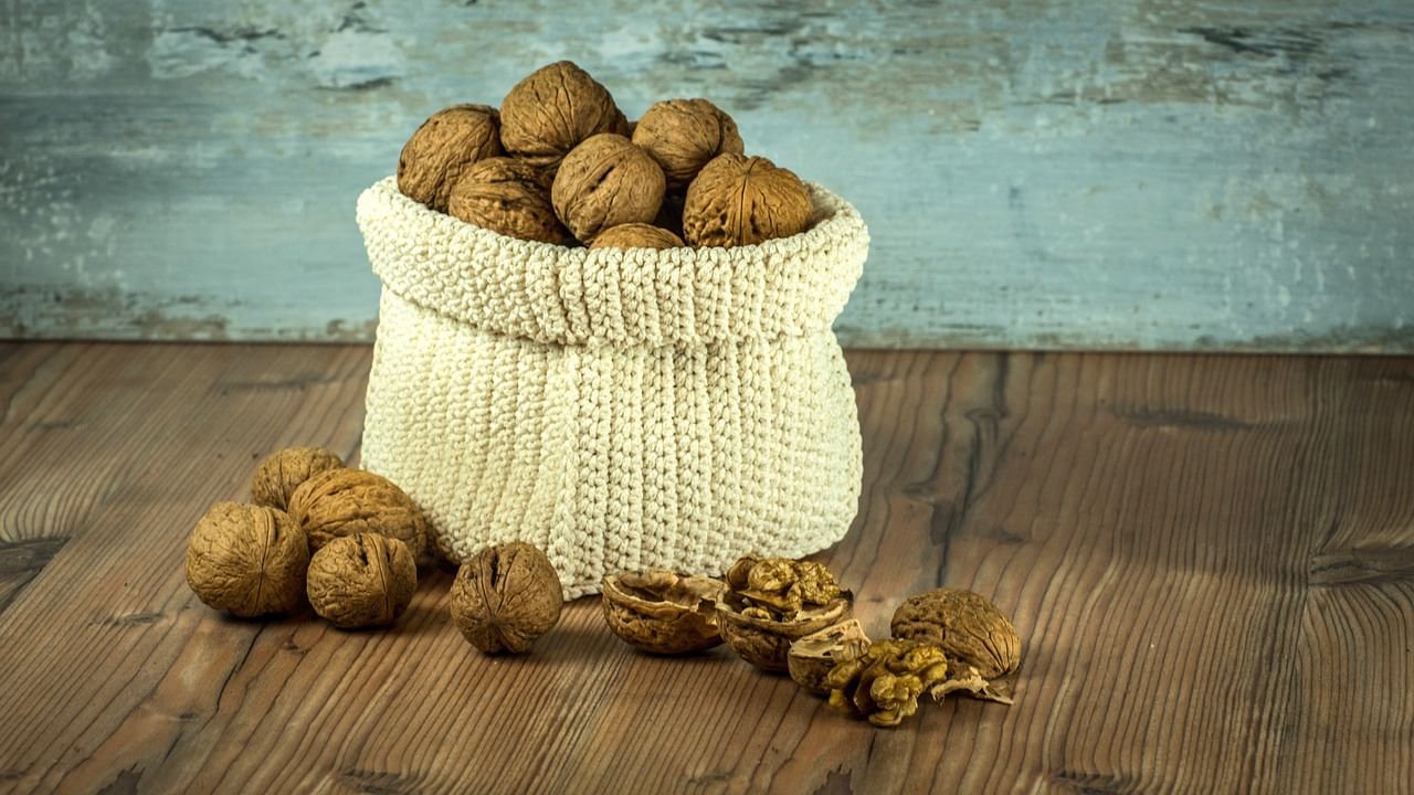 Walnuts For Skin 4