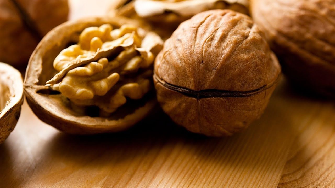 Walnuts For Skin 5