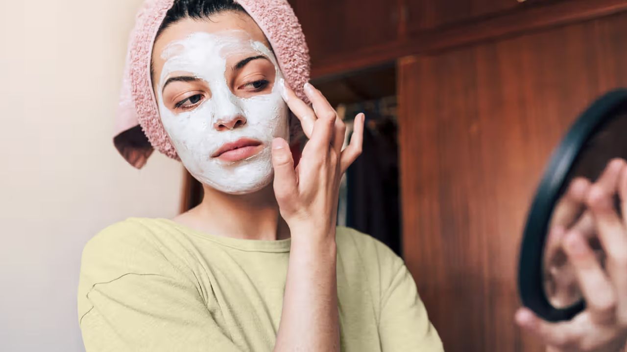 Beauty Tips: పెరుగుతో చర్మానికి అద్భుతమైన మార్పు..!  మెరిసే అందం మీ సొంతం..!