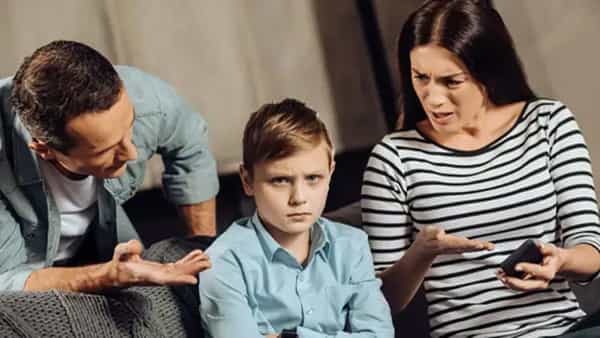 Parenting Tips: తల్లిదండ్రులు.. మీ పిల్లల విషయంలో ఈ తప్పులు చేయకండి..!