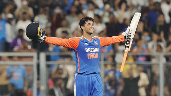 IND vs ENG: వాంఖడేలో అభిషేక్ శర్మ విధ్వంసం.. 37 బంతుల్లోనే మెరుపు సెంచరీ.. టీమిండియా స్కోరు ఎంతంటే?