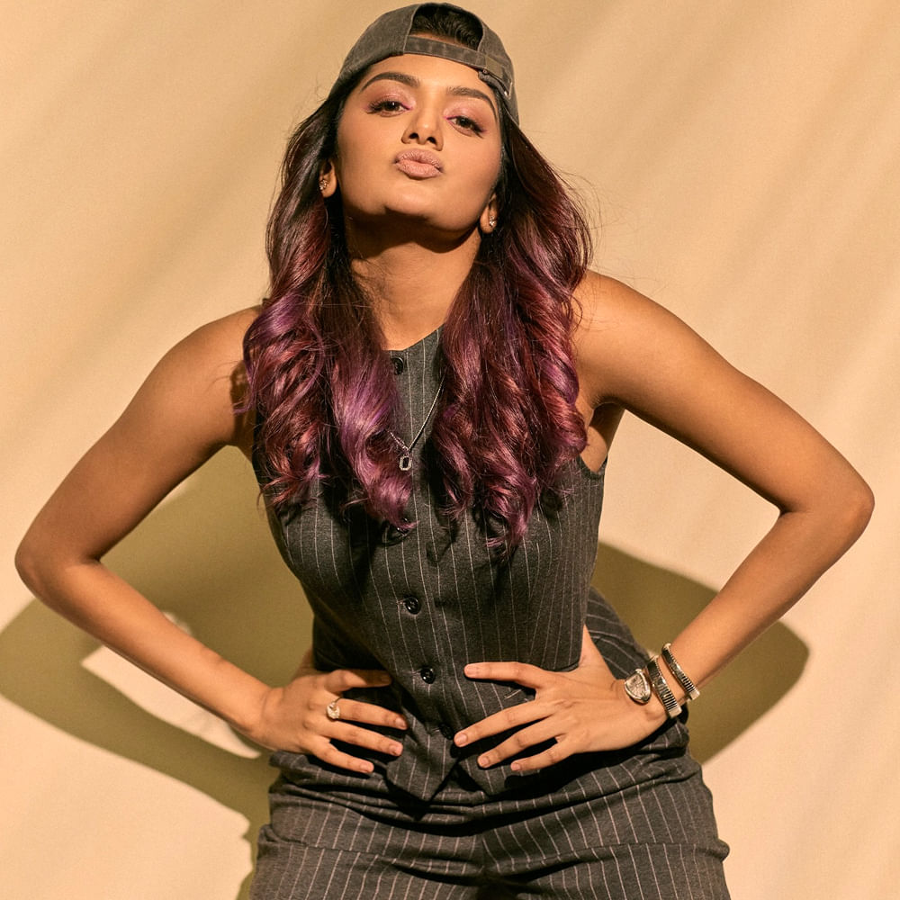 2022లో తెలుగు చిత్రం ‘ఘని’లో “రోమియో అండ్ జూలియట్” పాట పాడటం ద్వారా గాయనిగా గుర్తింపు పొందింది. ఆ తర్వాత మావీరన్ చిత్రంలో.. అనేక స్టేజ్ షోలలో సాంగ్స్ పాడి ఆకట్టుకుంది. నటిగా మెప్పిస్తూనే.. మరోవైపు విమర్శలను సైతం స్వీకరిస్తుంది అదితి.