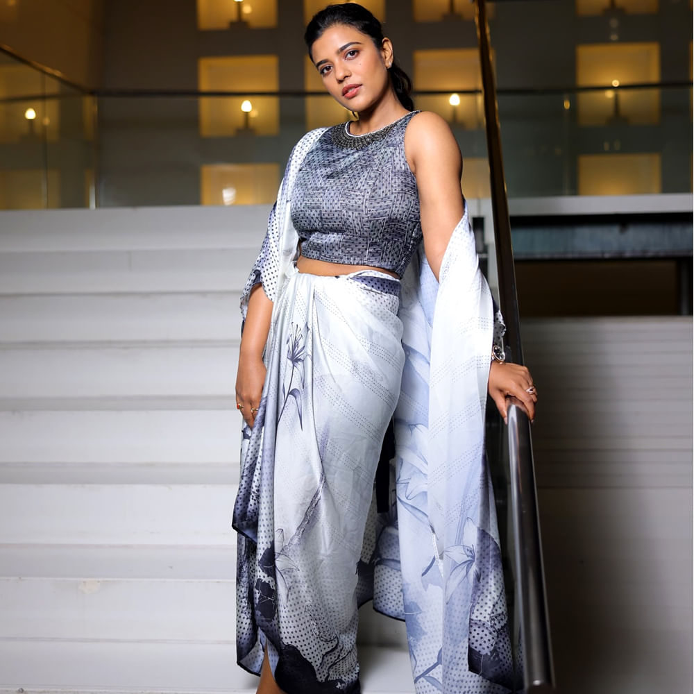 తమిళ్ లో పలు సినిమాలు చేసిన ఐశ్వర్య అక్కడ కూడా మంచి గుర్తింపు తెచ్చుకుంది. ఇక తెలుగులో ఈ ముద్దుగుమ్మ చెప్పుకోదగ్గ సినిమాలు చేసింది. ఇక తెలుగులో ఈ అమ్మడు మిస్ మ్యాచ్, వరల్డ్ ఫేమస్ లవర్, టక్ జగదీష్, రిపబ్లిక్, డ్రైవర్ జమున సినిమాలు చేసింది.