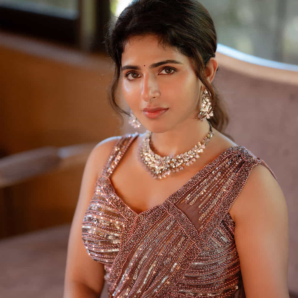 లవ్ ఫెయిల్యూర్ సినిమాతో హీరోయిన్ గా మారిన ఐశ్వర్య.. ఆ తర్వాత తెలుగులోనూ ఆఫర్స్ అందుకుంది. దాదాపు పదేళ్లుగా సినీ పరిశ్రమలో నటిగా కొనసాగుతుంది ఐశ్వర్య.