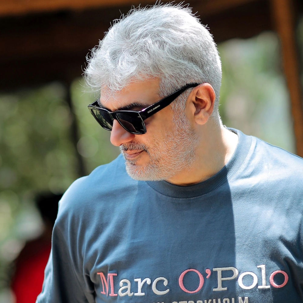 ఇప్పుడేకంగా కెరీర్‌కు బ్రేకిచ్చి మరీ.. రేసింగ్‌లో పాల్గొంటున్నారు. తాజాగా స్పెయిన్‌లోని వాలెన్సియాలో జరిగిన రేసులో అజిత్ కార్‌కి ప్రమాదం జరిగింది. అజిత్ కారులోని కెమెరాలో రికార్డ్ అయిన దృశ్యాలు చూసి వణికిపోతున్నారు ఫ్యాన్స్. 