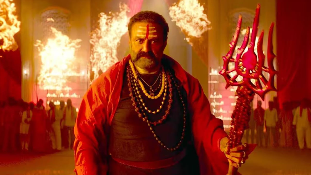 డాకు మహారాజ్‌కి సంబంధించి సూపర్‌ హ్యాపీగా ఉన్నారు నందమూరి బాలకృష్ణ. ప్రజెంట్ అఖండ 2 వర్క్‌లో బిజీగా ఉన్నారు నందమూరి నటసింహం. తొలి భాగంగా సెన్సేషనల్ హిట్ కావటంతో సీక్వెల్‌ను భారీ బడ్జెట్‌తో పాన్ ఇండియా రేంజ్‌లో ప్లాన్ చేస్తున్నారు. ప్రజెంట్ ఈ సినిమా షూటింగ్ శరవేంగా జరుగుతోంది.