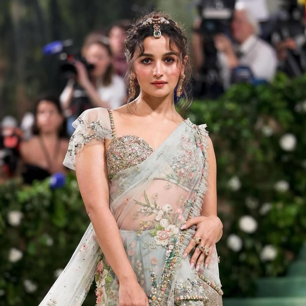 ఆల్రెడీ రణ్‌బీర్‌ కపూర్‌తో యానిమల్‌ సినిమా చేసినప్పుడే ఆలియాభట్‌తో పరిచయం ఉంది నేషనల్‌ క్రష్‌కి. ఆ సినిమా సమయంలోనూ రష్మిక పనితీరుకు ఫిదా అయ్యారు ఆలియా. నార్త్ లో ప్రస్తుతం సికిందర్‌లోనూ, థామాలోనూ నటిస్తున్నారు రష్మిక మందన్న.