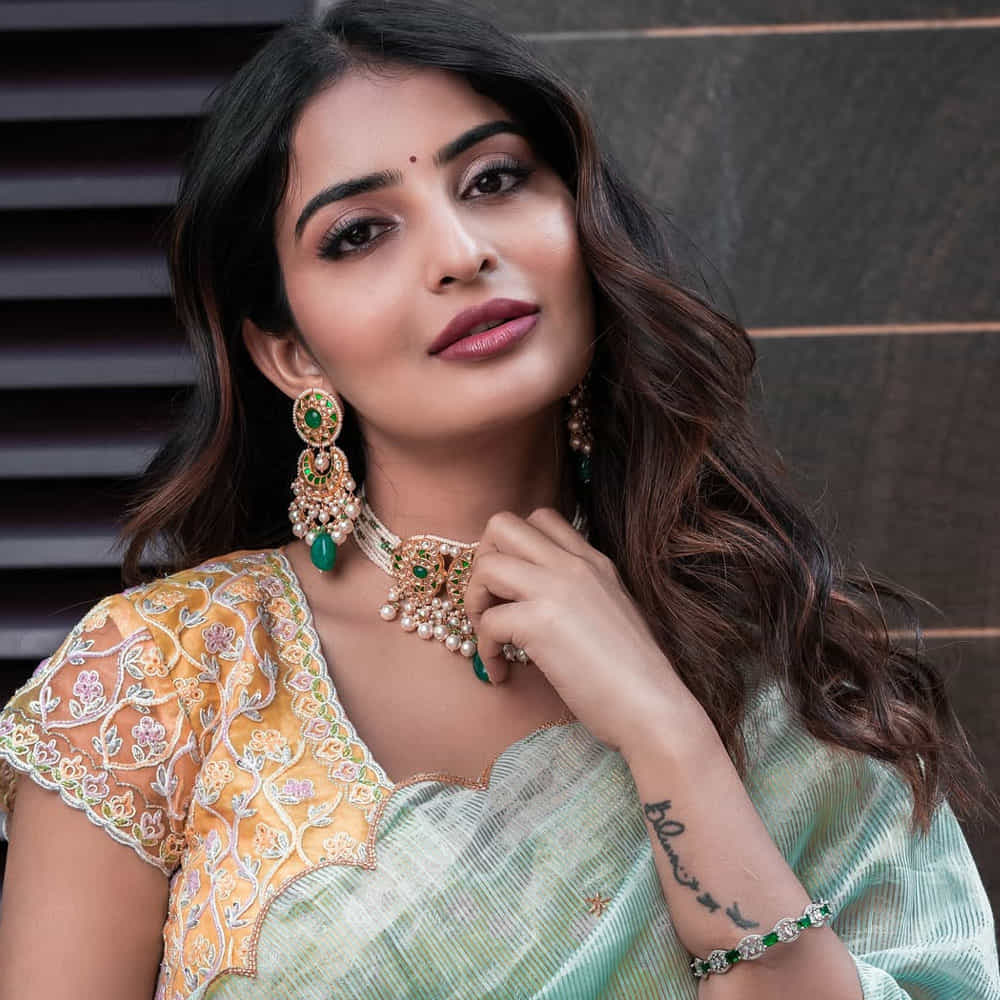 ఆ తర్వాత ప్రియదర్శి జోడిగా మల్లేశం సినిమాతో మంచి గుర్తింపు తెచ్చుకుంది. పవన్ కళ్యాణ్ నటించిన వకీల్ సాబ్ మూవీలో కీలక పాత్ర పోషించింది. తెలుగులో మ్యాస్ట్రో, ఊర్వశివో రాక్షసివో, శాకుంతం, మళ్లీపెళ్లి చిత్రాల్లో నటించింది. 