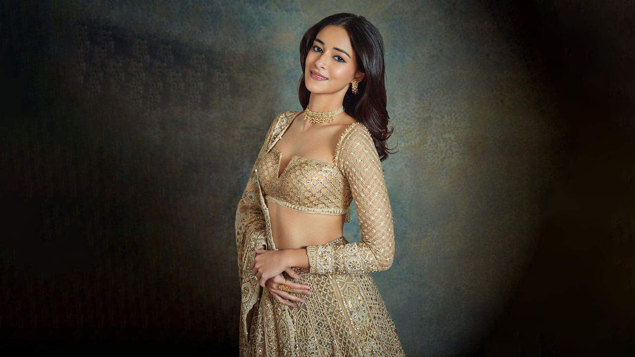 లైగర్ సినిమాను తన కుమార్తె అసౌకర్యంగానే అంగీకరించారన్నారు అనన్య పాండే తండ్రి చంకీ పాండే. ఈ మూవీలో యాక్ట్ చేయడం అనన్యకు అసలు ఇష్టం లేదని, తామే ఒప్పించామని తెలిపారు చంకీ పాండే. ఆ కథలో హీరోయిన్ కేరక్టర్కి తాను సెట్ కానని, చిన్న పిల్లలా కనిపిస్తానని అనన్య పలు మార్లు చెప్పిందన్న విషయాన్ని గుర్తుచేశారు.