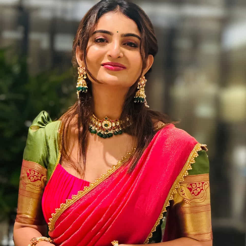 ఇటీవలే పోట్టెల్ సినిమాతో అడియన్స్ ముందుకు వచ్చింది. ప్రస్తుతం సోషల్ మీడియాలో చాలా యాక్టివ్ గా ఉంటుంది ఈ ముద్దుగుమ్మ. ప్రస్తుతం ఈ అమ్మడు ఫోటోస్ నెట్టింట వైరలవుతున్నాయి. 