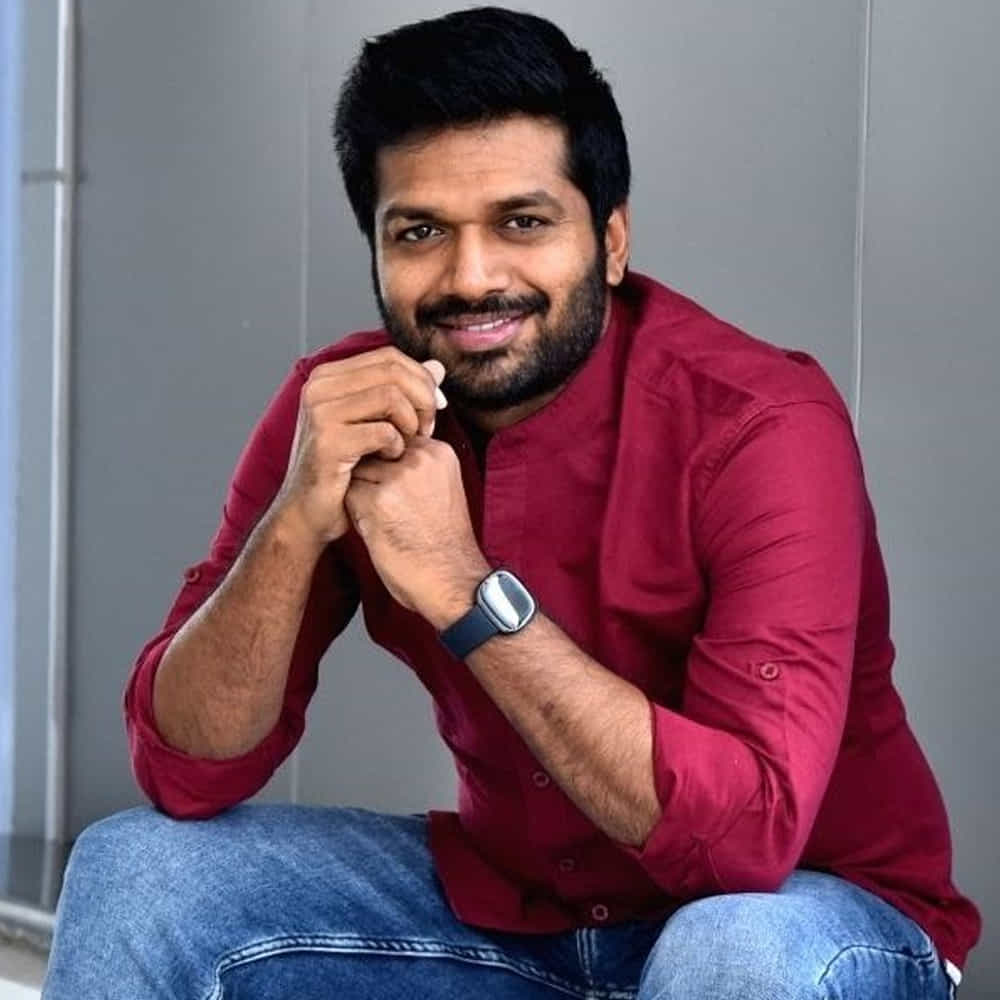సీనియర్లలో నందమూరి బాలయ్యకు ది బెస్ట్ మూవీ ఇచ్చిన ఈ డైరక్టర్ ఇప్పుడు మెగాస్టార్ మూవీ స్క్రిప్ట్ కోసం మానుకోట ట్రావెల్ చేస్తున్నారు. రైటింగ్ పరంగానే కాదు, స్క్రీన్ ప్రెజెన్స్ విషయంలోనూ అనిల్ రావిపూడి సెంటిమెంట్ ఫాలో అవుతూనే ఉంటారన్నది మూవీ గోయర్స్ చెప్పేమాట.