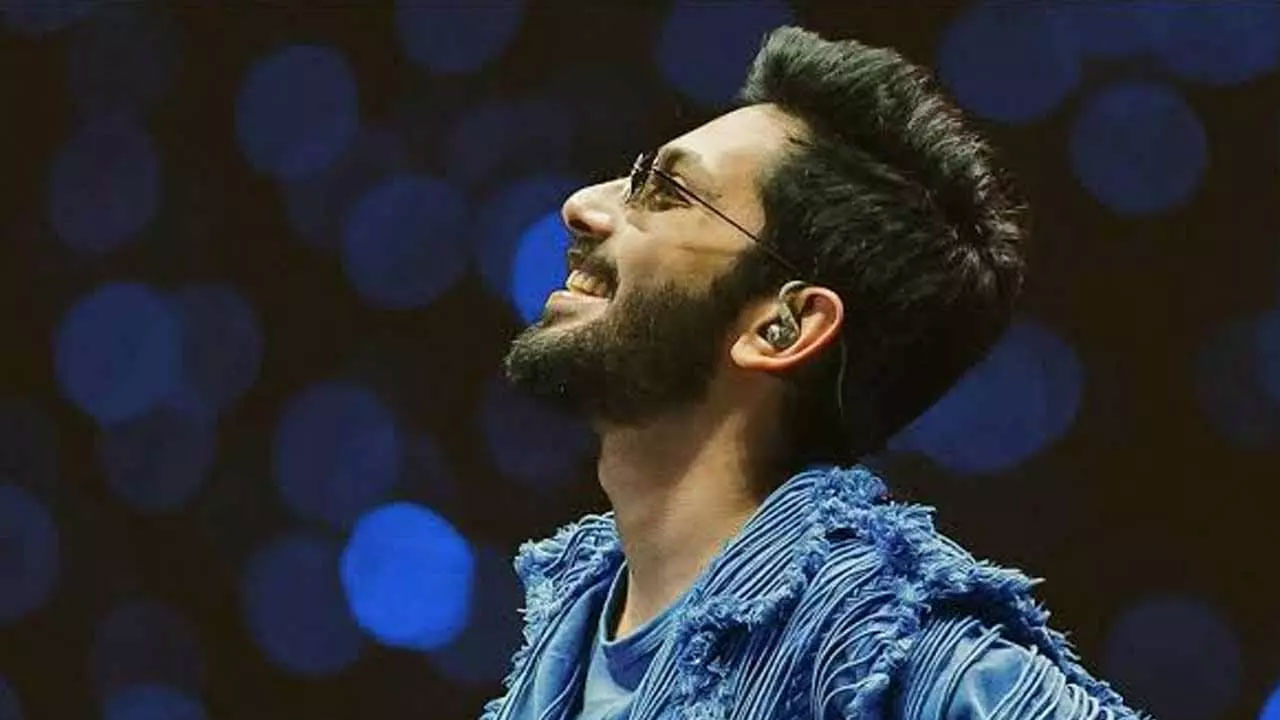 ఇప్పడు వీళ్లకు బన్నీ ఎనర్జీ కూడా యాడ్ అయితే ఆ సక్సెస్‌ సౌండ్ నెక్ట్స్ లెవల్‌లో ఉంటుందంటున్నారు మ్యూజిక్ లవర్స్‌. అంతేకాదు ఈ లైనప్‌ చూస్తుంటే అనిరుధ్ టాలీవుడ్‌లోనూ బిజీ అవ్వటం పక్కా అని ఫిక్స్ అవుతున్నారు.