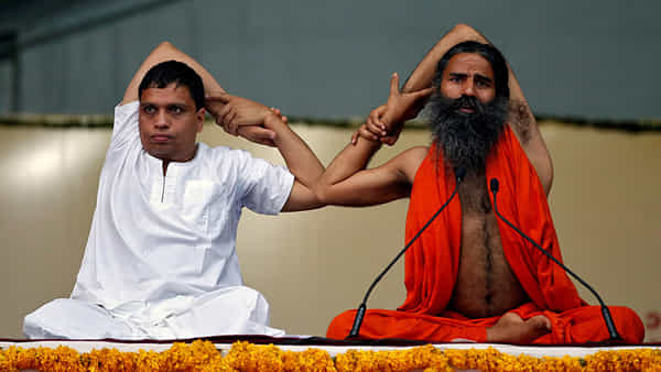 Baba Ramdev : యోగా గురు బాబా రాందేవ్పై అరెస్ట్ వారెంట్