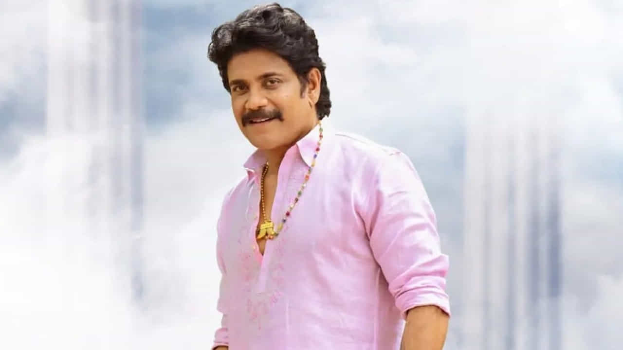 టాలీవుడ్‌కు పిల్లర్స్‌గా ఉన్న ఆ నలుగురులో ముగ్గురు సీనియర్లు ఒక్కొక్కరు ఒక్కో రికార్డు హోల్డ్ చేస్తున్నారు. కానీ ఈ లిస్టులో నాగార్జున ఒంటరిగా ఉన్నారు. ఈయన్ని కూడా తక్కువంచనా వేయడానికి లేదు. సరైన సినిమా పడితే కింగ్ కూడా రప్ఫాడిస్తారనడంలో సందేహం లేదు. ఆ మూవెంట్ కోసమే అక్కినేని ఫ్యాన్స్ వేచి చూస్తున్నారు. అదే జరిగితే ఆ నలుగురు ఫామ్‌లోకి వచ్చినట్లే.