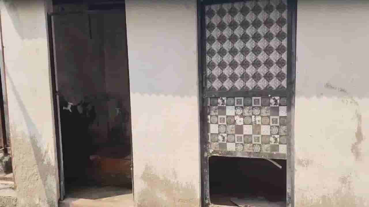 Telangana: విద్యార్థులే సాప్ సపాయి చేసుకోవాల్సిందే.. కాదు కూడదంటే పస్తులే.. ఎక్కడే తెలుసా?