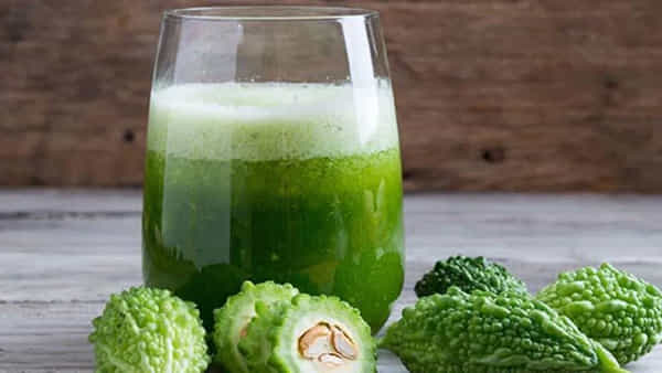 Bitter Gourd Juice: జుట్టు విపరీతంగా ఊడిపోతుందా? అయితే ఇది ట్రై చేసి చూడండి..