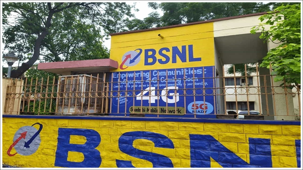 BSNL ఈ రూ. 397 ప్లాన్లో మీరు ప్రారంభంలో 30 రోజుల పాటు అపరిమిత కాలింగ్ సౌకర్యాన్ని పొందుతారు. ఇది మాత్రమే కాదు ఈ ప్లాన్లో మొదటి 30 రోజులు ప్రతిరోజూ 2GB డేటా కూడా అందిస్తుంది. అంటే, ఈ ప్లాన్లో ఒక నెల పాటు మొత్తం 60GB డేటా అందుబాటులో ఉంటుంది. అదే సమయంలో 30 రోజుల తర్వాత, మీరు మీ అవసరానికి అనుగుణంగా ప్లాన్కు డేటా, కాలింగ్ సౌకర్యాన్ని జోడించవచ్చు.