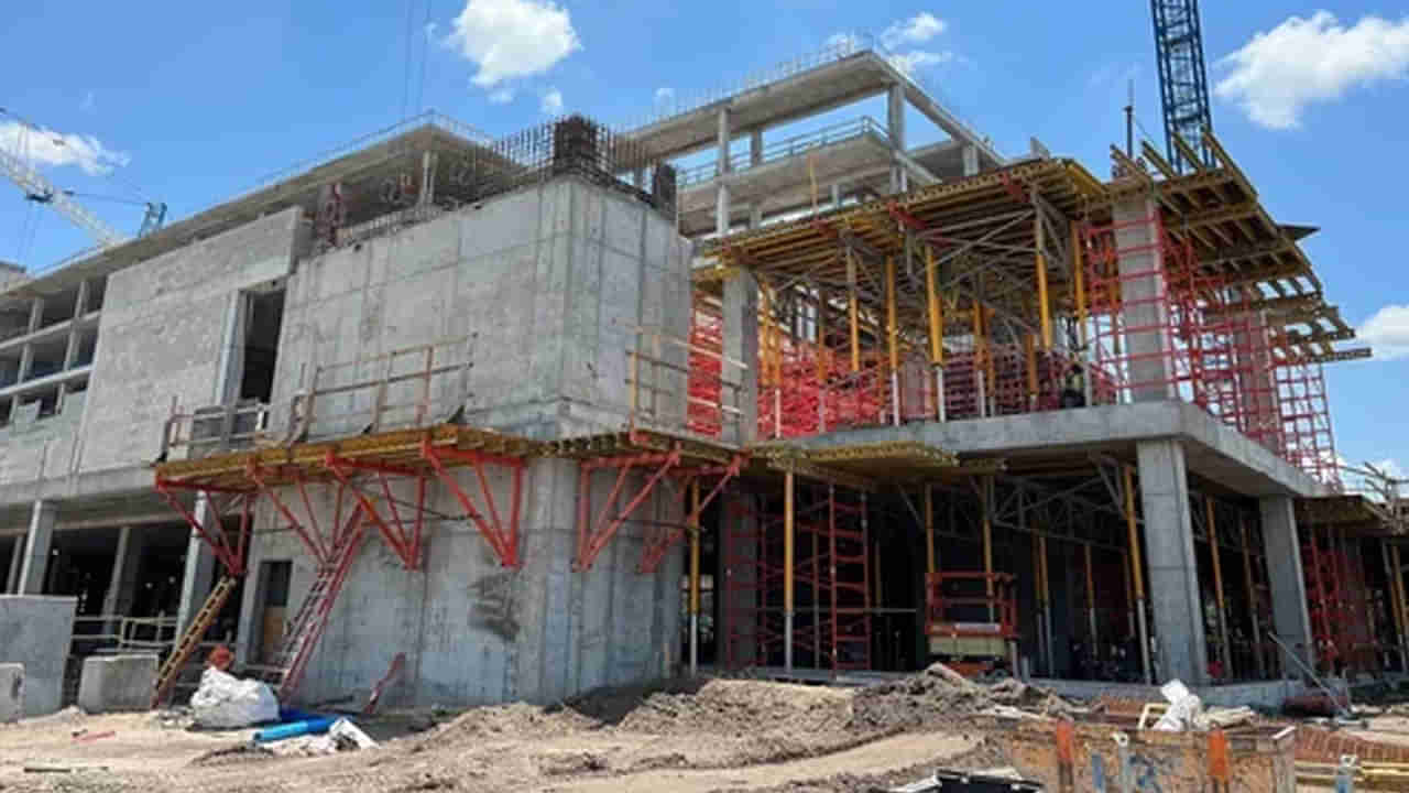 Hyderabad: డేటింగ్ యాప్లో పరిచయం..ఏకాంతంగా గడిపేందుకు ఆ బిల్డింగ్ వద్దకు.. తీరా వెళ్లాక