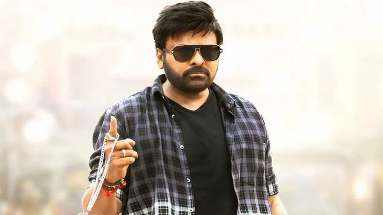 టాలీవుడ్‌లో లేడీ ఫాలోయింగ్ ఉన్న హీరో ఎవరంటే అందరికీ టక్కున గుర్తు వచ్చే పేరు శోభన్ బాబు. ఆయన అందానికి, నటనకు అప్పటి వారు ఫిదా అయిపోయేవారంట. అంతేకాకుండా అప్పటి లేడీస్ కలల రాజు అంటే ఈ హీరోనే అనే వారంట, అంతలా లేడీ ఫాలోయింగ్ సంపాదించుకున్నారు శోభన్ బాబు.