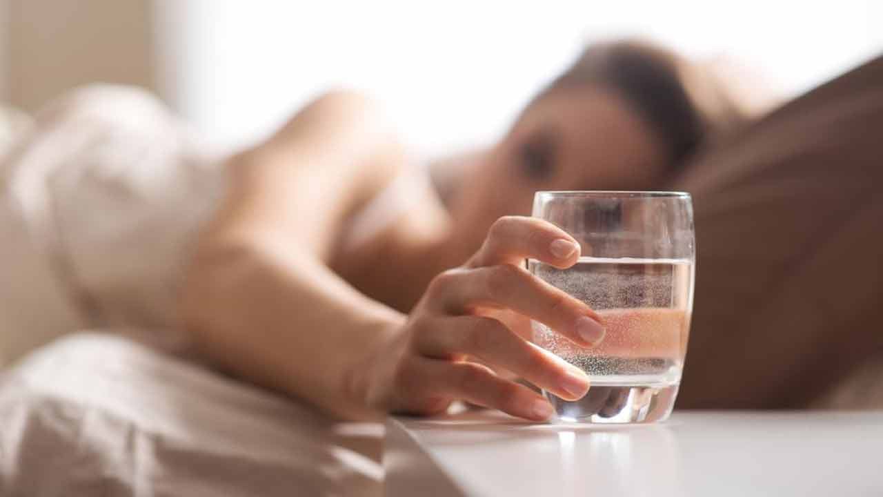 Clove Water: రాత్రి నిద్రకు ముందు గ్లాసుడు ఈ నీళ్లు తాగారంటే.. మీ ఒంట్లో ఎన్ని మార్పులో!