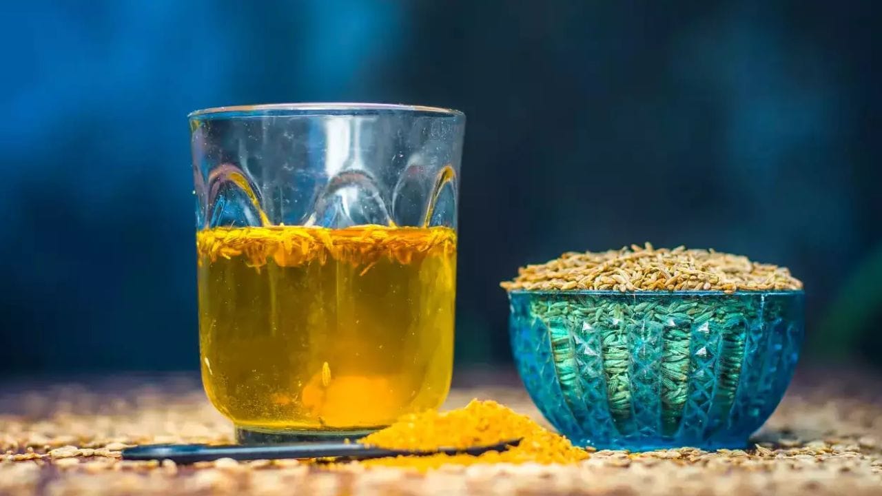 Healthy Drink: పరగడుపున పసుపు జీలకర్ర నీరు తాగితే ఎన్ని లాభాలో తెలుసా..?