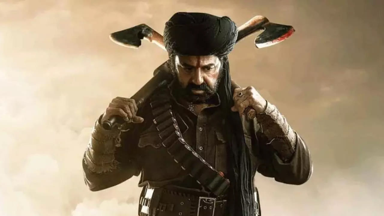  పొంగల్ బరిలో రిలీజ్ అయిన సినిమాల విషయంలో పెద్దగా టికెట్‌ రేట్లు పెంచలేదు. గేమ్ చేంజర్‌, డాకు మహారాజ్‌ సినిమాలకు పెంచినా నామినల్‌గానే. అయినా ఈ సినిమాలు భారీ వసూళ్లు సాధించాయి. గతంలో ఎన్నడూ లేని విధంగా ఒక సీజన్‌లో రిలీజ్ అయిన మూడు సినిమాలు వంద కోట్ల మార్క్‌ను క్రాస్ చేసి కొత్త చరిత్ర సృష్టించాయి.