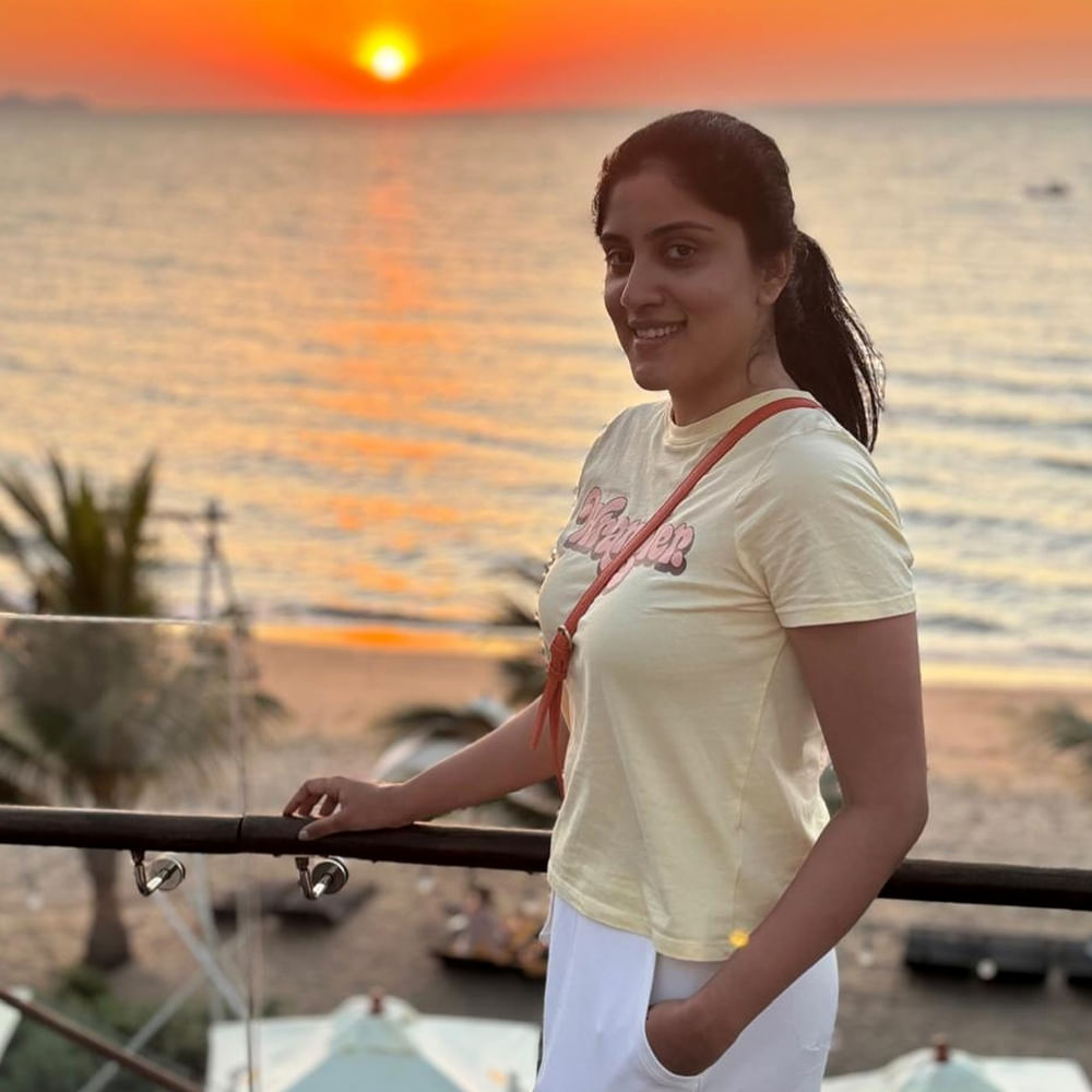 తెలుగులో సాఫ్ట్ వేరు సుధీర్, నేను శైలజ, రాజు గారి గది, కార్బన్ వంటి చిత్రాల్లో నటించి గుర్తింపు తెచ్చుకుంది. అటు వెండితెరపైనే కాకుండా డిజిటల్ ప్లాట్ ఫాంలోనూ పలు వెబ్ సిరీస్ చేస్తూ రాణిస్తోంది. అలాగే సోషల్ మీడియాలోనూ యాక్టివ్ గా ఉంటుంది ఈ చిన్నది