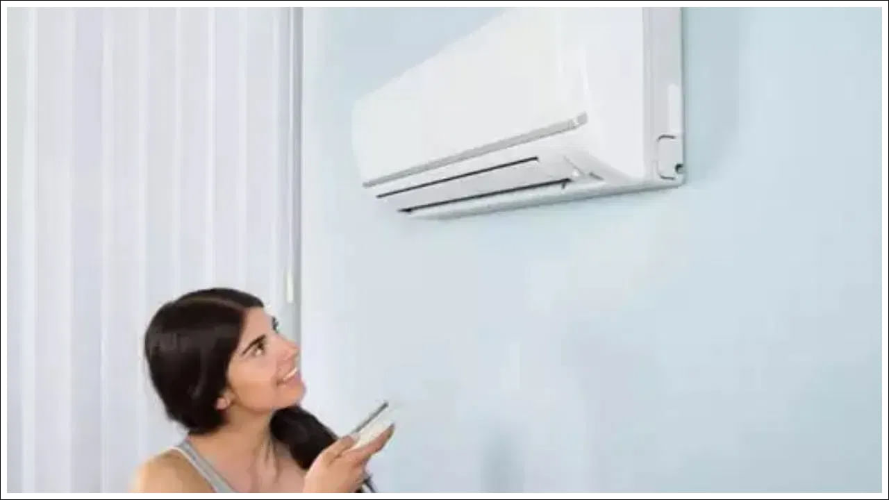 మీరు విద్యుత్తును ఆదా చేయాలనుకుంటే నాన్-ఇన్వర్టర్ ఏసీకి బదులుగా ఇన్వర్టర్ ఏసీని ఉపయోగించండి. ఇన్వర్టర్ AC సాధారణ AC కంటే చాలా తక్కువ విద్యుత్తును వినియోగిస్తుంది. ఇన్వర్టర్ ఏసీ అవసరాన్ని బట్టి కంప్రెసర్ వేగాన్ని నియంత్రిస్తుంది. దీని కారణంగా తక్కువ విద్యుత్తు వినియోగిస్తుంది. ఇది విద్యుత్ బిల్లును తగ్గిస్తుంది.