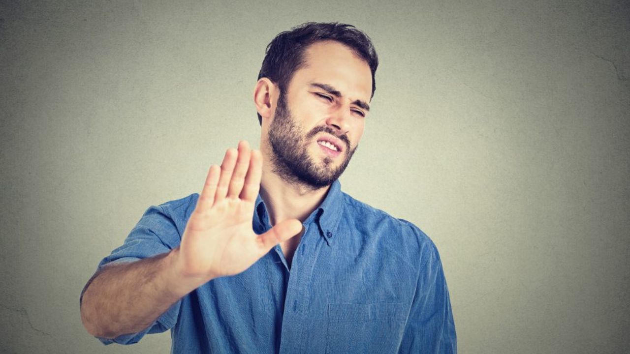 మోసం చేసే వాళ్లకి ఉండే కామన్ లక్షణాలు ఇవే..! ఈ 6 లక్షణాలుంటే అస్సలు నమ్మకండి..!