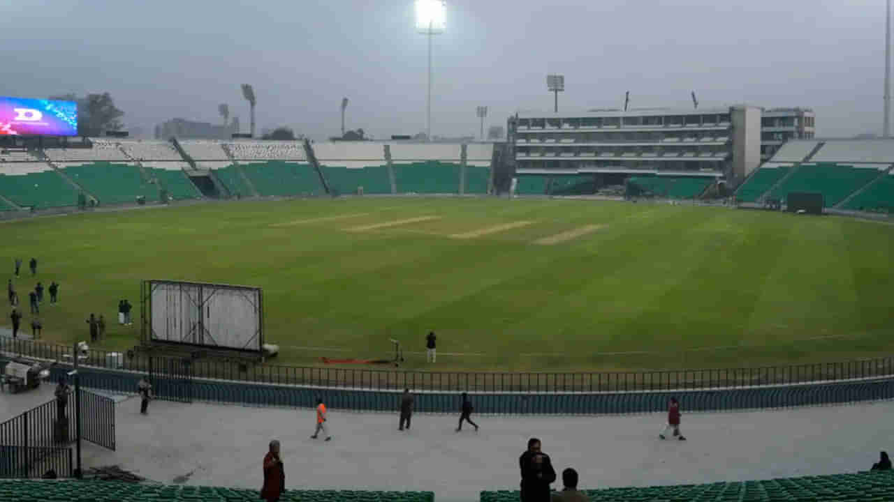 Champions Trophy: పాకిస్తాన్ స్టేడియాలకో దండం.. 2 రోజుల్లో ముగ్గురికి గాయాలు.. ఆందోళనలో జట్లు..