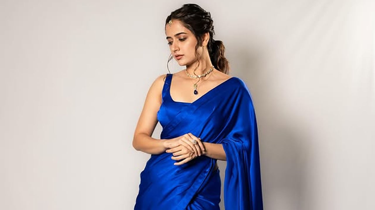  అక్కడ ఆమె క్లీన్ అండ్ క్లియర్ ఫ్రెష్ ఫేస్ బెంగుళూరు పోటీ కోసం ఆడిషన్ చేసింది, మిస్ ఫ్రెష్ ఫేస్ 2014 రన్నరప్‌గా నిలిచింది. ఫ్రీస్టైల్, బెల్లీ మరియు వెస్ట్రన్‌తో సహా వివిధ డ్యాన్స్ స్టైల్స్ కూడా శిక్షణ పొందింది ఈ ముద్దుగుమ్మ.