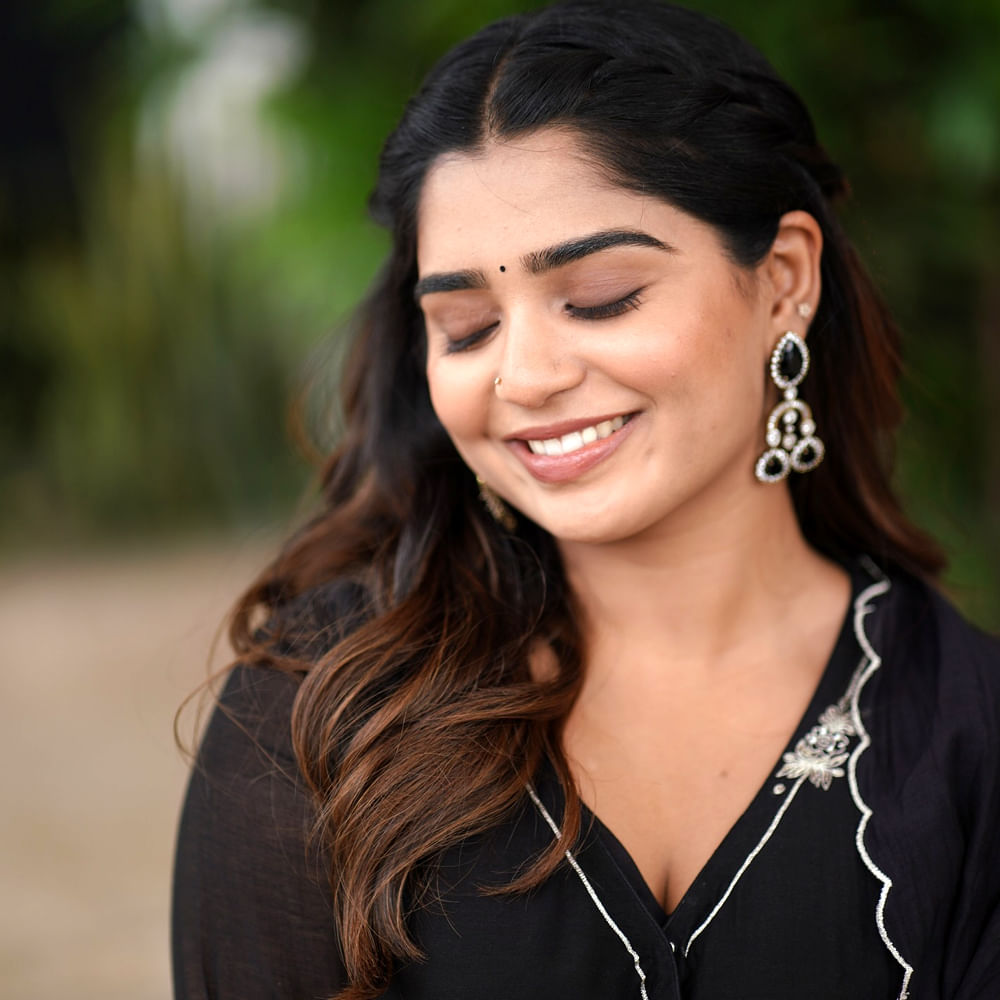 సంతోష్ శోభన్ హీరోగా నటించిన సినిమాలో ఈ అమ్మడు హీరోయిన్ గా చేసింది. శ్రీదేవి శోభన్ బాబు అనే సినిమాలో చేసింది ఈ అమ్మడు. కానీ ఈ సినిమా ఆశించిన స్థాయిలో ప్రేక్షకులను ఆకట్టుకోలేకపోయింది. కానీ ఈ అమ్మడి నటనకు మంది మార్కులు పడ్డాయి. 