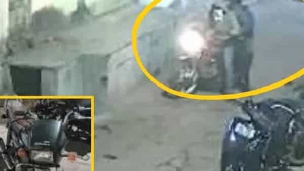 Trending: వీడెం దొంగ సామి.. చోరీ చేసిన 24గంటల్లోనే మనస్సు మార్చుకున్నాడు..!