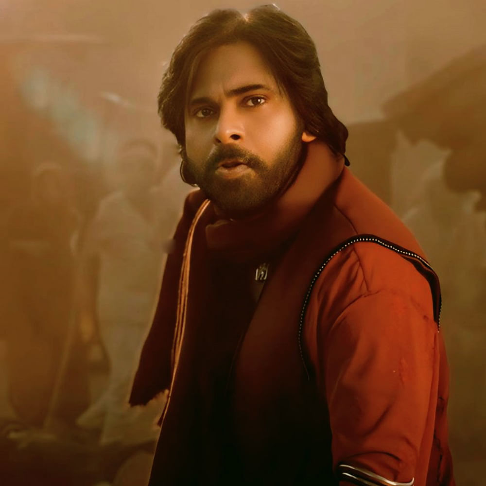 ఆ నాలుగు రోజులు షూటింగ్ చేస్తే, సినిమా మొత్తం పూర్తవుతుంది. అయితే ఇప్పుడున్న పరిస్థితుల్లో హైదరాబాద్లోనే షూటింగ్ని కంటిన్యూ చేయాలా? లేకుంటే పవర్స్టార్కి అనుకూలంగా విజయవాడలో ప్లాన్ చేయాలా అనే చర్చలు జరుగుతున్నాయి.