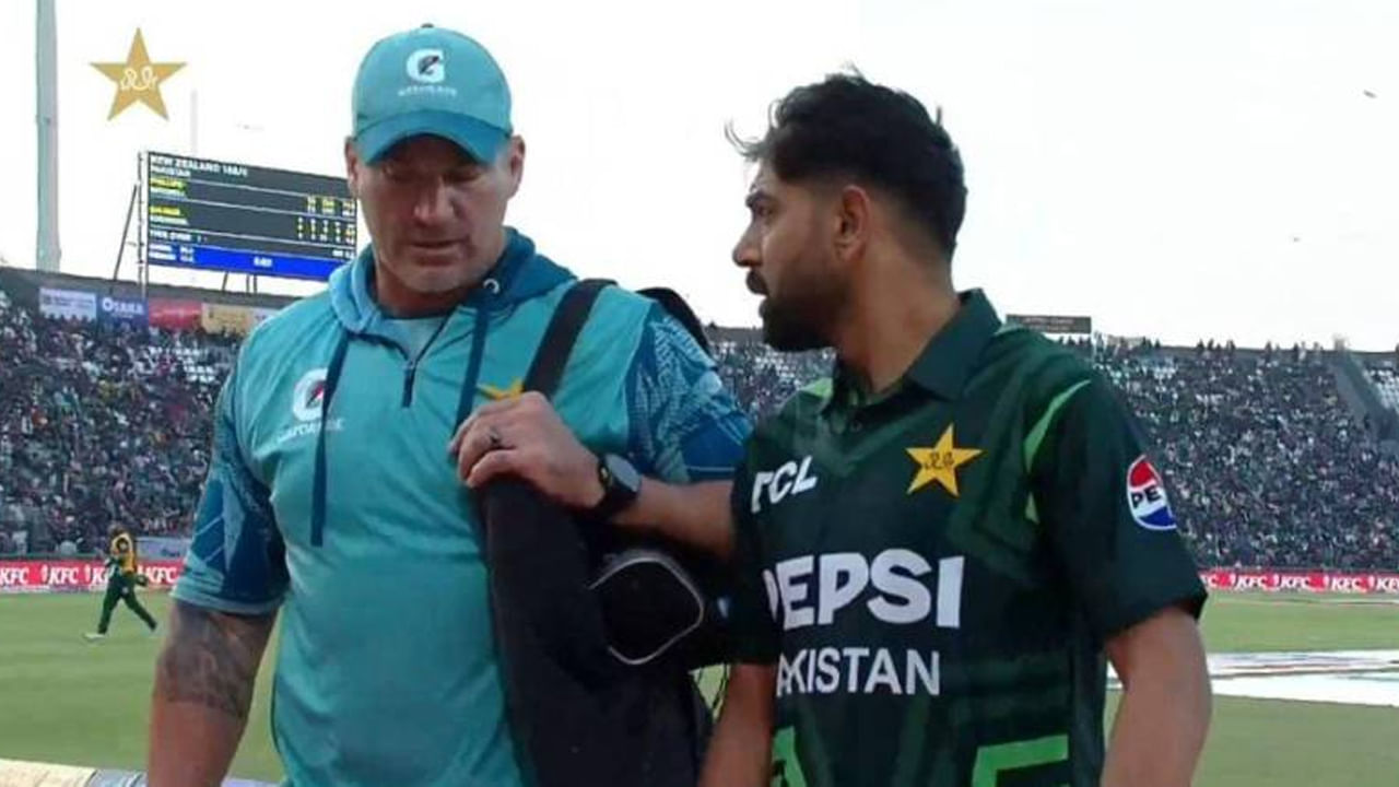 హారిస్ రవూఫ్ నిష్క్రమణ తర్వాత, పాకిస్తాన్ క్రికెట్ బోర్డు అతని గాయం గురించి తాజా అప్ డేట్ ఇచ్చింది. బంతి విసిరిన తర్వాత, రవూఫ్‌కు అకస్మాత్తుగా ఛాతీ, ఉదరంలో ఎడమ వైపు కండరాలలో నొప్పి అనిపించిందని ఒక ప్రకటన విడుదల చేసింది. దర్యాప్తు తర్వాత అతనికి  సైడ్ స్ట్రెయిన్ గాయంతో ఇబ్బంది పడుతున్నట్లు తేలింది. ప్రస్తుతం అతను చికిత్స పొందుతున్నాడు. త్వరలో అతను తిరిగి మైదానంలోకి రావడం గురించి తెలుస్తుంది.