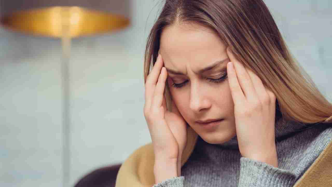 తలనొప్పి తగ్గించుకునేందుకు సింపుల్ టిప్స్ మీకోసం..! టాబ్లెట్లు లేకుండానే నొప్పి నుంచి విముక్తి..!