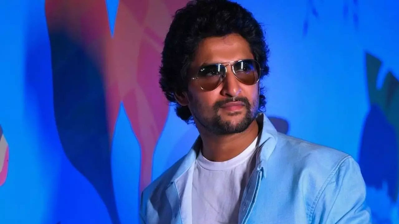 మొదట్లో లవర్‌బాయ్‌గా కనిపించిన ఈ హీరో దసరా మూవీతో మాస్ హీరోగా మారి, తన నటతో మంచి ఫేమ్ సంపాదించుకున్నారు. ఈ సినిమాలో నాని నటనకు ప్రతి ఒక్కరూ ఫిదా అయిపోయారు.