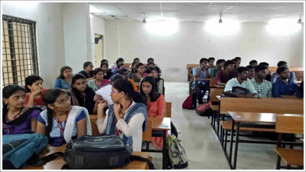 Holiday Tomorrow: విద్యార్థులకు గుడ్‌న్యూస్‌.. 22న సెలవు.. అందరికి కాదు.. కొందరికే..!