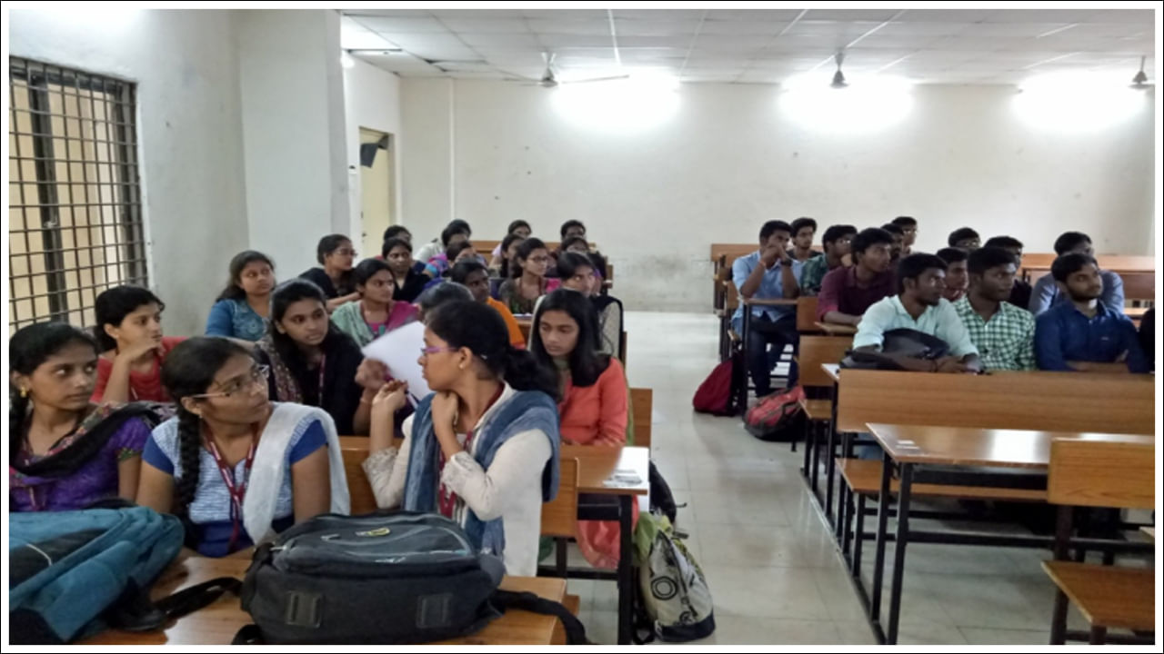 Holiday Tomorrow: విద్యార్థులకు గుడ్‌న్యూస్‌.. 22న సెలవు.. అందరికి కాదు.. కొందరికే..!