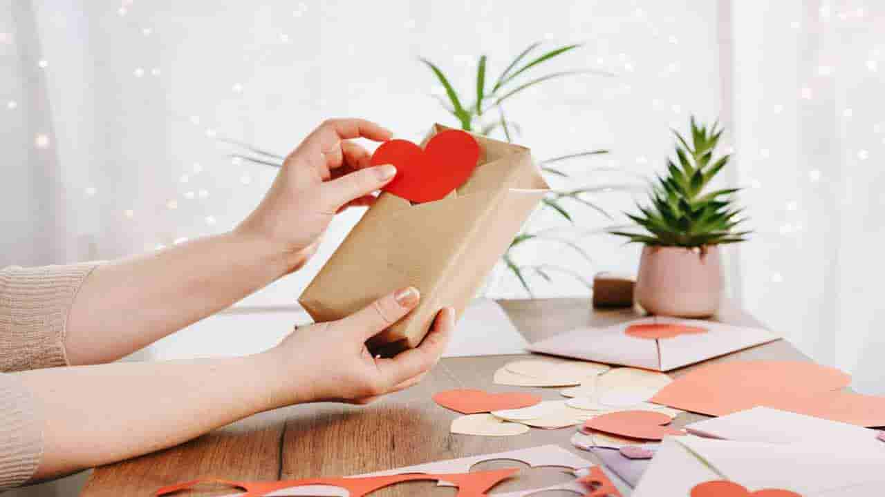 Valentines week: నా ప్రేమవు నువ్వంటూ.. భర్తకు వెరైటీగా వాలెంటైన్స్ డే గిఫ్ట్‌ ఇచ్చిన ఇల్లాలు.. చూస్తే..