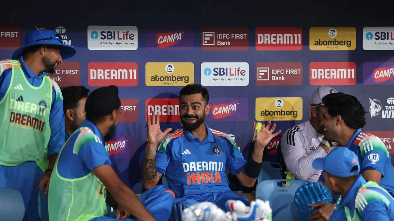 అర్ష్‌దీప్ సింగ్ స్థానంలో హర్షిత్ రాణాకు మొదటి రెండు వన్డేల్లో అవకాశం లభించింది. కానీ, హర్షిత్ ఛాంపియన్స్ ట్రోఫీలో భాగం కాదు. అయితే, అర్ష్‌దీప్‌ను జట్టులోనే ఉంచారు. 