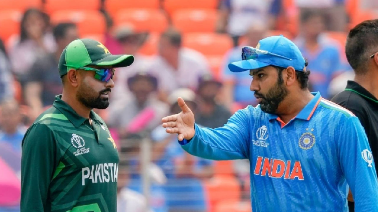 ఇండియా మ్యాచ్ల ప్రైజ్ మనీ ఎంత? భారత్-పాకిస్థాన్ మధ్య జరిగే హైవోల్టేజీ మ్యాచ్ కోసం అభిమానులు ఆసక్తిగా ఎదురుచూస్తున్నారు. ఫిబ్రవరి 23న ఛాంపియన్స్ ట్రోఫీలో ఇరు జట్లు తలపడనున్నాయి. ఈ మ్యాచ్లో మైదానం కిక్కిరిసిపోతుందనడంలో సందేహం లేదు. ఐసీసీ అప్డేట్ ప్రకారం, సౌదీ అరేబియా కరెన్సీలో చౌకైన టికెట్ ధర 125 దిర్హామ్లు అంటే భారతీయ కరెన్సీలో సుమారు 3 వేల రూపాయలుగా ఉందంట.