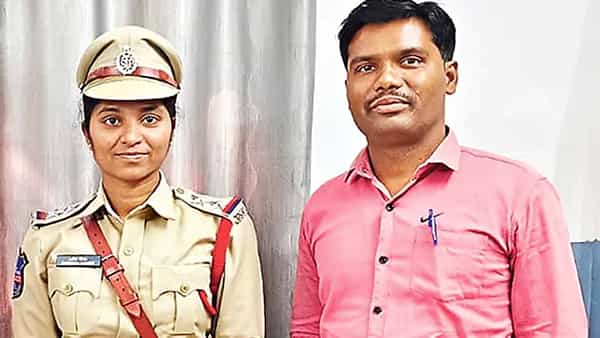 Inspiration Story: ఒకే స్టేషన్లో గురువు కానిస్టేబుల్.. శిష్యురాలు ఎస్సై..! వీరి స్ఫూర్తిదాయక ప్రయాణం మీరూ తెలుసుకోండి