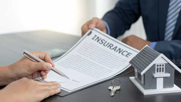 Insurance Policy: బీమా కంపెనీలకు కేంద్రం ఆదేశాలు.. ఇన్సూరెన్స్ తీసుకున్న వారికి బిగ్ రిలీఫ్..