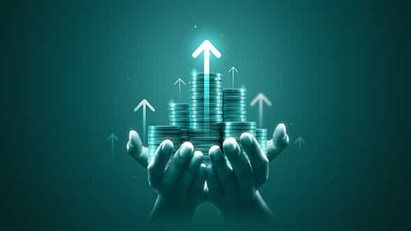 SIP vs PPF: రాబడి విషయంలో ఆ పథకాలే బెస్ట్.. ప్రధాన తేడాలు తెలిస్తే షాక్..!