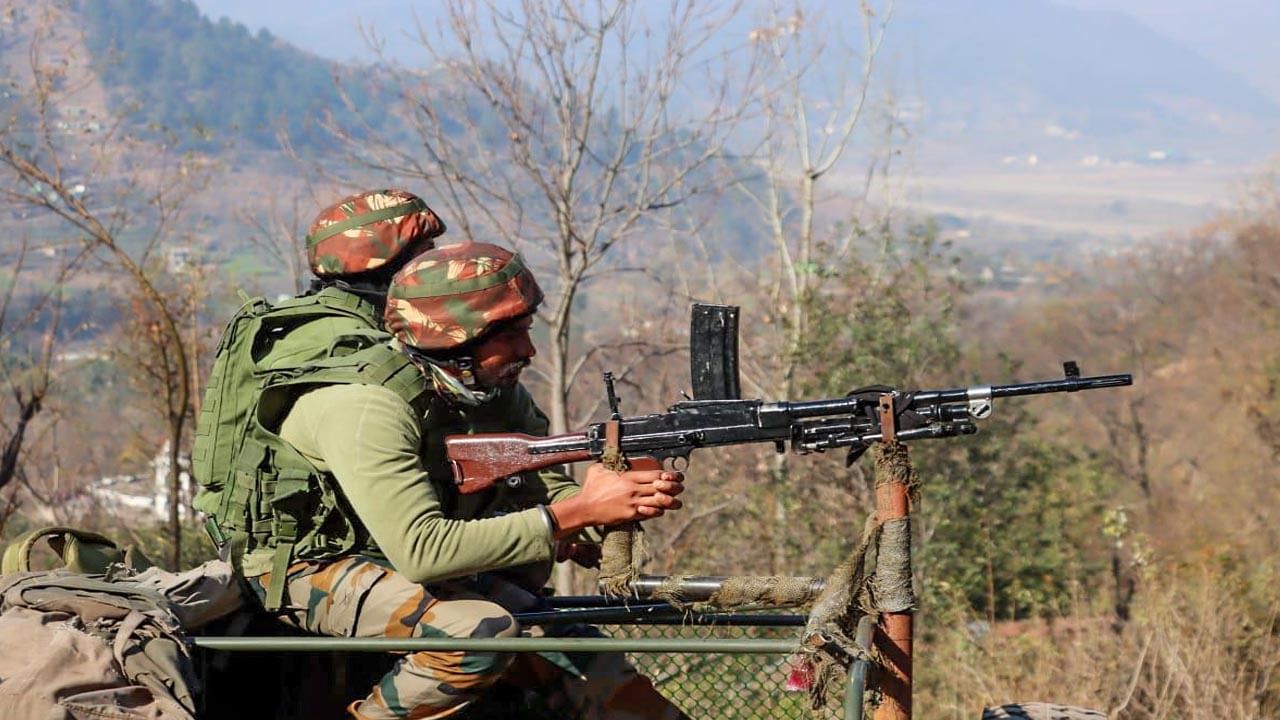 LOC Firing: సరిహద్దులో మరోసారి బరితెగించిన పాక్.. దీటైన సమాధానం ఇచ్చిన భారత సైన్యం!