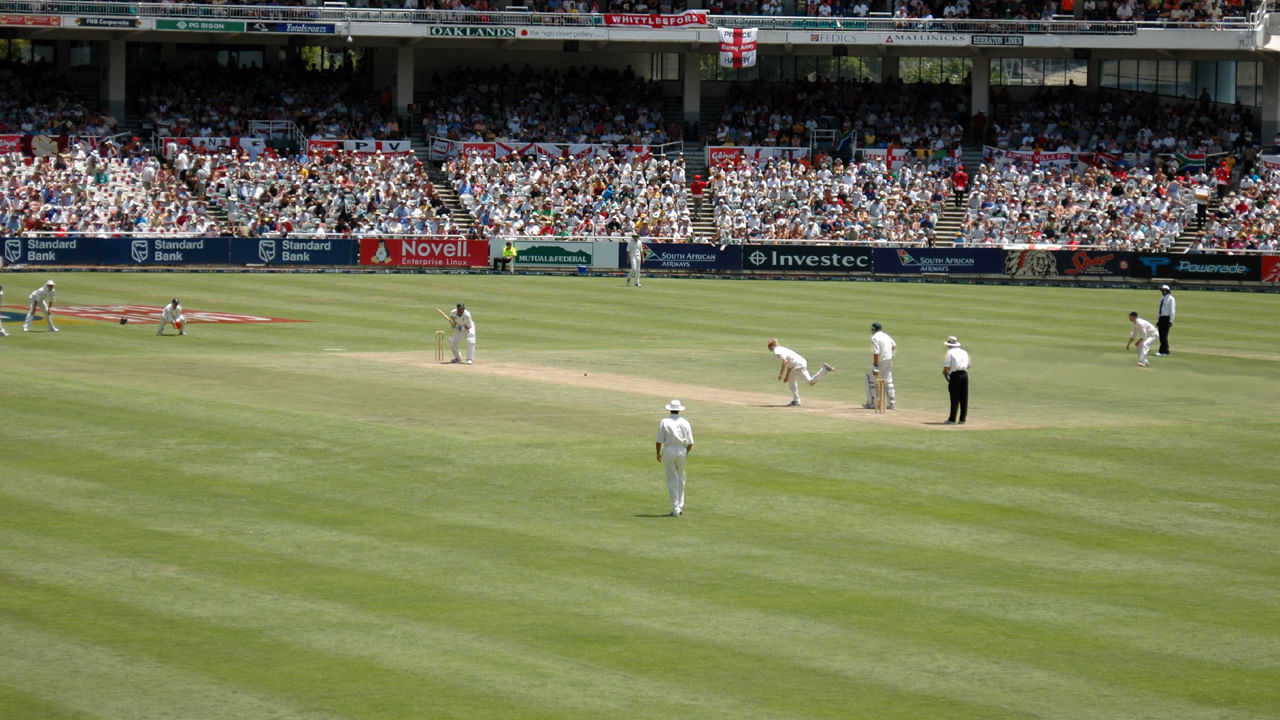 ఈసీబీ అధ్యక్షుడు జైషాతో భేటీ: ది టెలిగ్రాఫ్‌ నివేదిక ప్రకారం, జులైలో కొనసాగుతున్న సైకిల్ ముగిసిన తర్వాత, భారత జట్టు ఇంగ్లాండ్ పర్యటనకు ముందు ప్రపంచ టెస్ట్ ఛాంపియన్‌షిప్ (WTC)లో కీలక మార్పులు చేయబోతున్నారు. నివేదిక ప్రకారం, ఇంగ్లాండ్ వేల్స్ క్రికెట్ బోర్డు (ECB) చైర్మన్ రిచర్డ్ థాంప్సన్ ఈ చొరవను తీసుకున్నారని తెలుస్తోంది. ఛాంపియన్‌షిప్ భవిష్యత్తుపై చర్చించేందుకు థాంప్సన్ ఇటీవల ఐసీసీ అధ్యక్షుడు జై షాను కలిశారు. తదుపరి సీజన్ జూన్ 20న హెడ్డింగ్లీలో జరిగే ఇంగ్లండ్-భారత్ టెస్ట్‌తో ప్రారంభమవుతుంది. దానికంటే ముందే పలు కీలక నిర్ణయాలు ఖరారు చేయవచ్చు అని తెలుస్తోంది.
