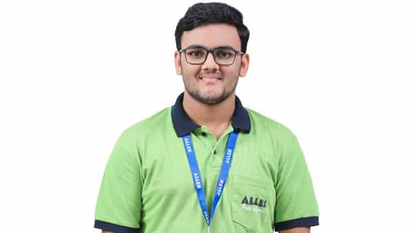 JEE 2025 Topper Success Story: ఆనందమే నా విజయ రహస్యం.. జేఈఈ టాపర్ రజిత్ సక్సెస్ జర్నీ ఇదే!